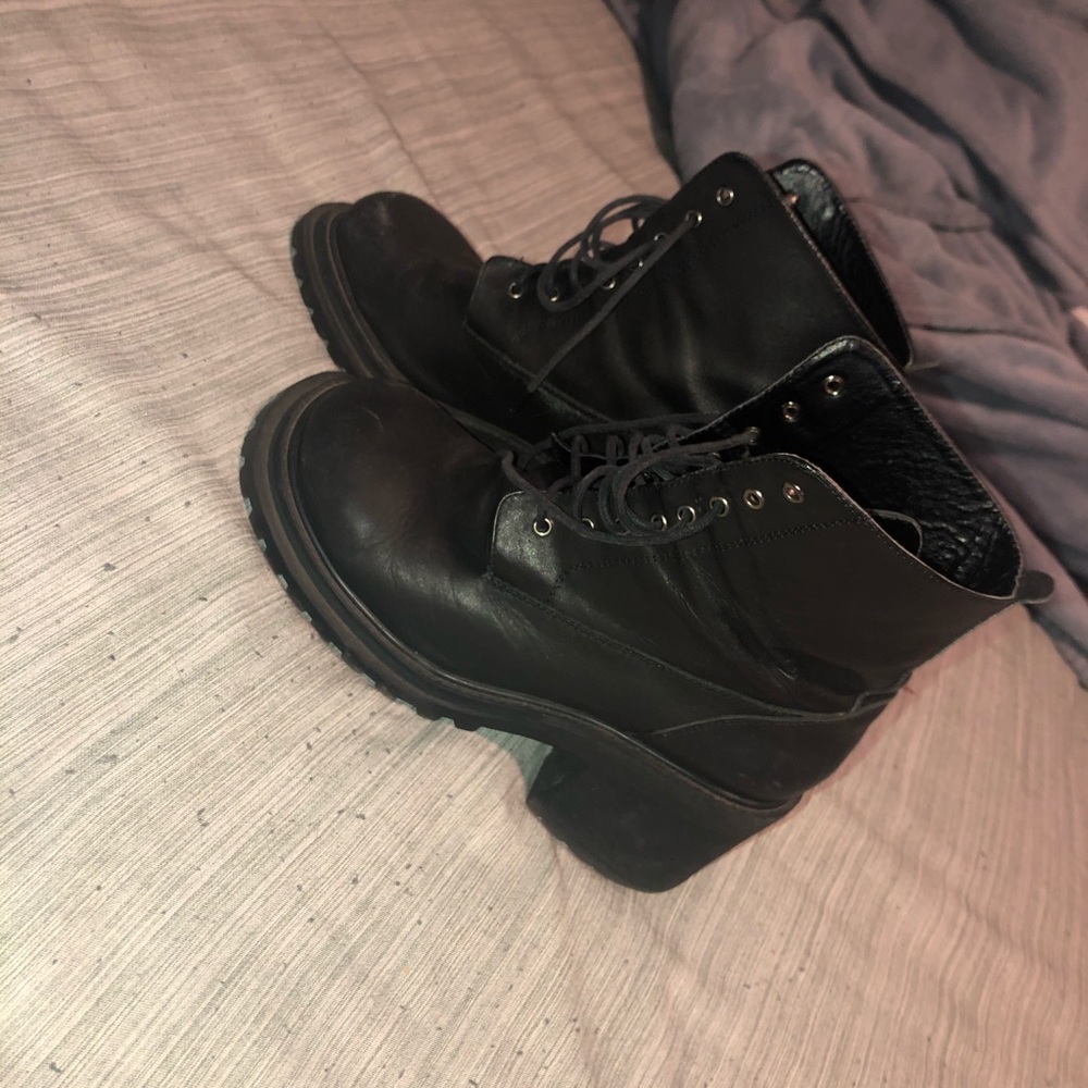 UNIF BOOTS